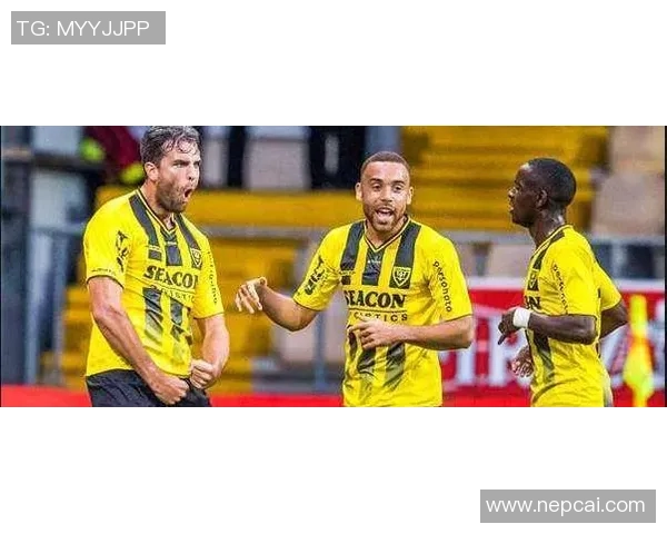 富尔萨雷吉亚与吉娃娃的精彩对决揭示足球战术与团队合作的魅力