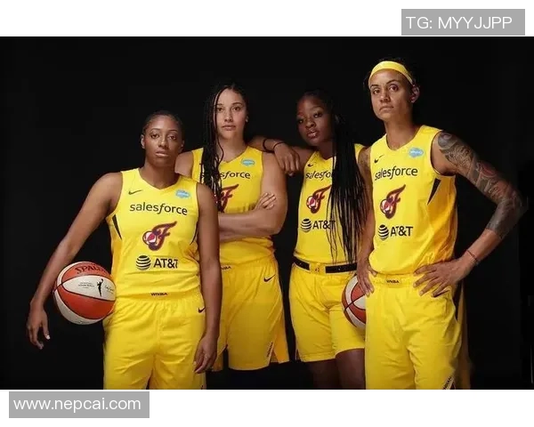 印第安纳狂热与菲尼克斯水星的激烈对决引发球迷热情四溢 印第安纳狂热与菲尼克斯水星的激烈对决引发球迷热情四溢