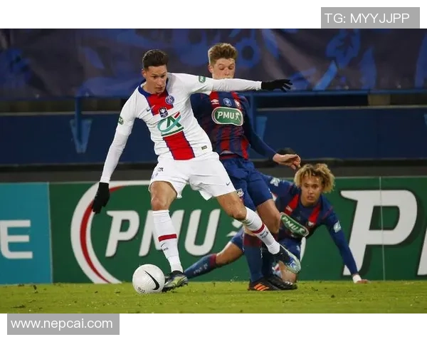 2017年欧冠巴萨罗那逆转巴黎的传奇之战回顾与分析