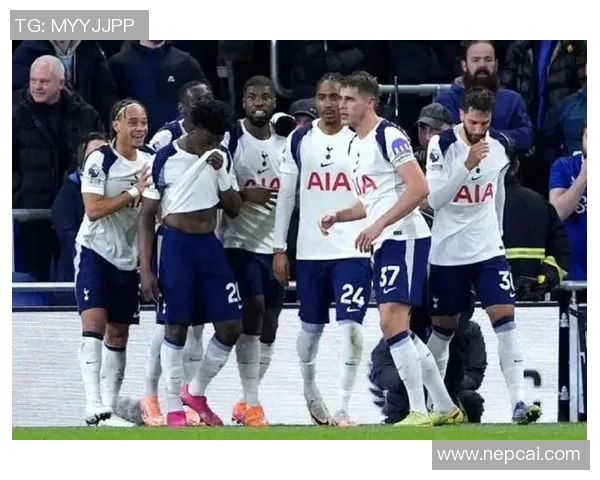 英超激战热刺迎战阿森纳12轮直播盛况回顾与精彩瞬间分析